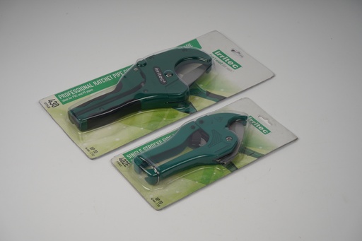 Pliers for cutting plastic pipes 2 1/2"